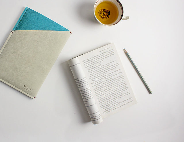 DEOK | AGED LEATHER & WOOL-FELT SLEEVE