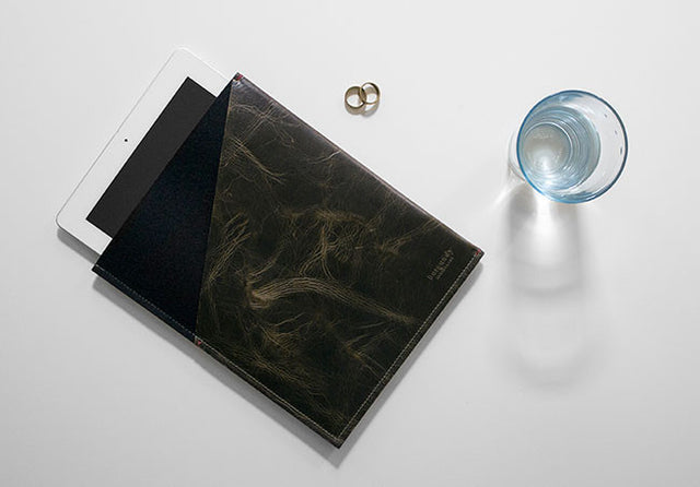 DEOK | AGED LEATHER & WOOL-FELT SLEEVE